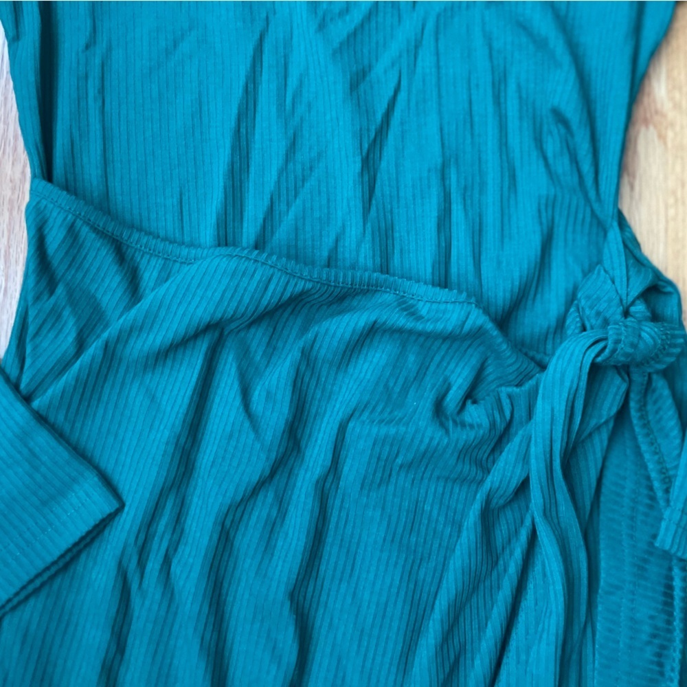 NWT! Cupshe Green Asymmetrical Ribbed Dress with Long Sleeves - Picture 2 of 10